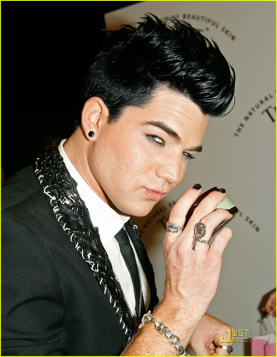 adam-lambert-record-deal-10.jpg